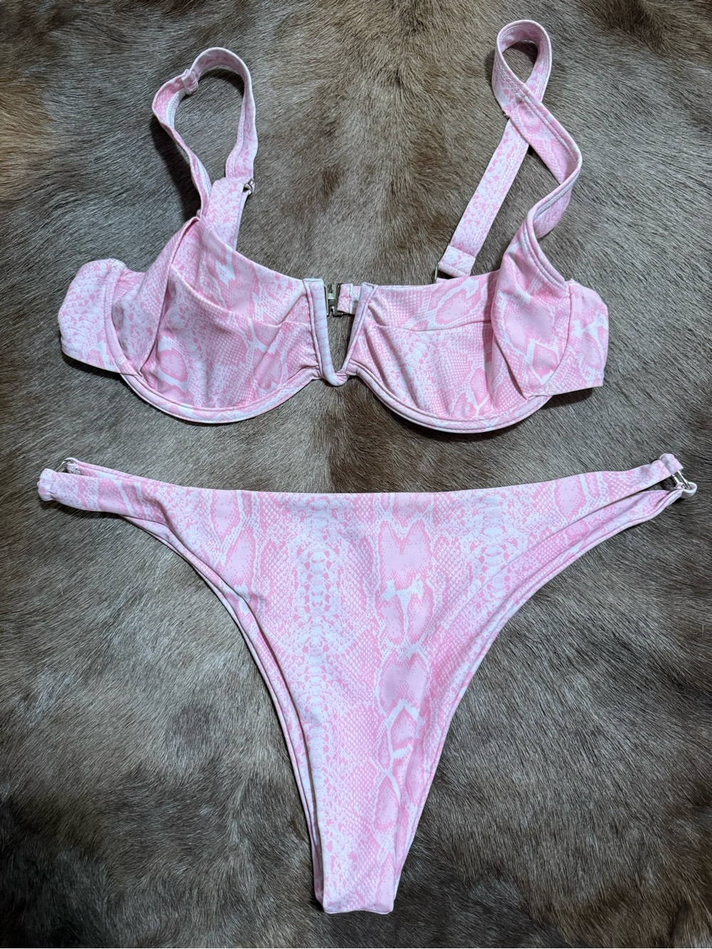 SHEIN Snakeskin V-Wired Underwire Bikini Set. Size L.